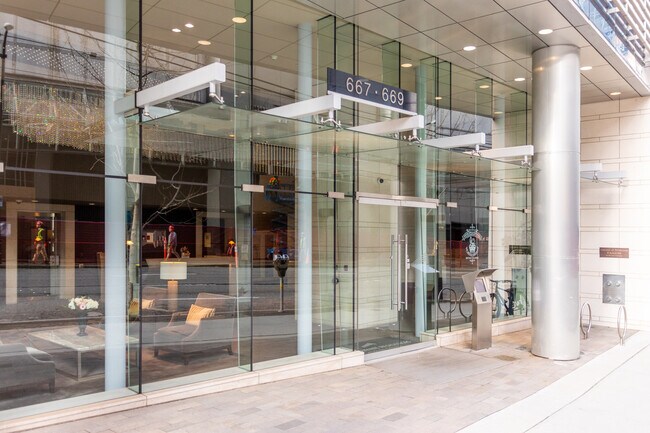 The Private Residences at Hotel Georgia in Vancouver, BC - Building Photo - Building Photo