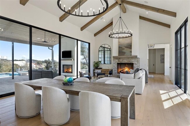 5805 Twin Peaks Trce