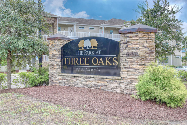 The Park at Three Oaks Apartments in Wilmington, NC - Building Photo - Building Photo