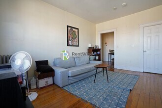 1216 Commonwealth Ave in Boston, MA - Building Photo - Building Photo