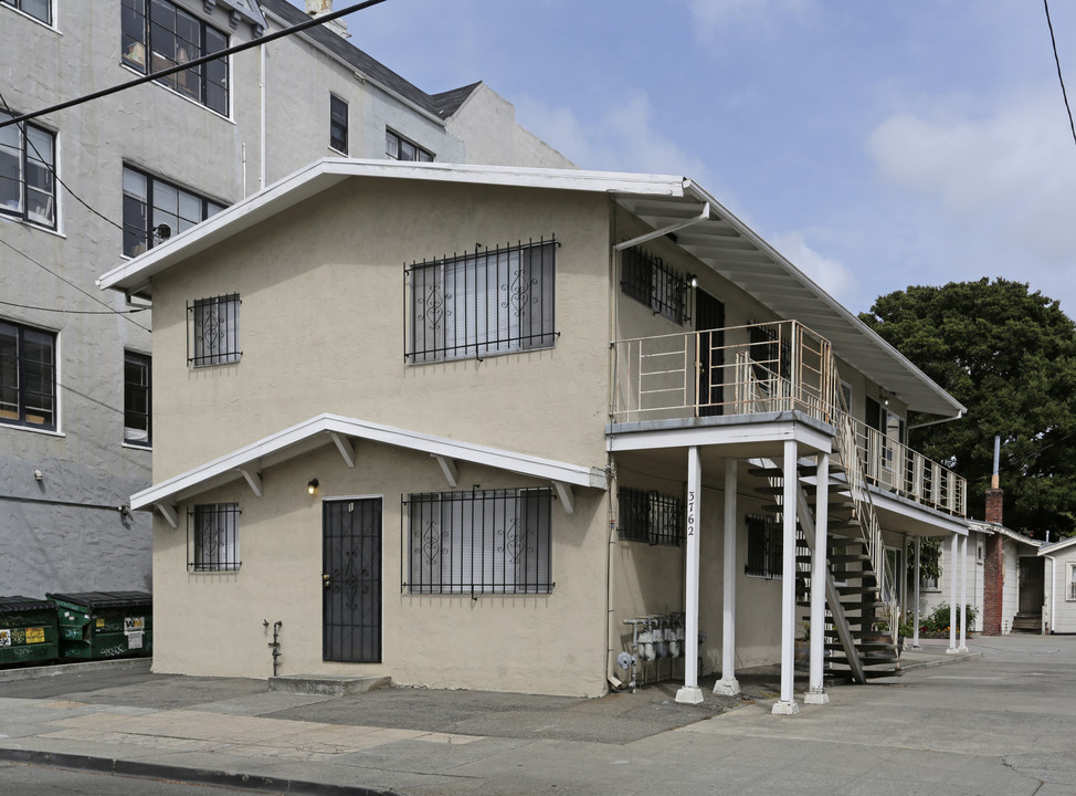 3762 Shafter Ave in Oakland, CA - Building Photo