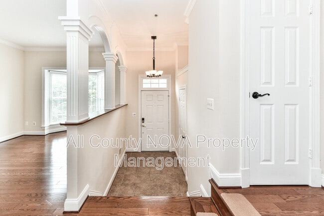 6006 Kelsey Ct in Falls Church, VA - Building Photo - Building Photo