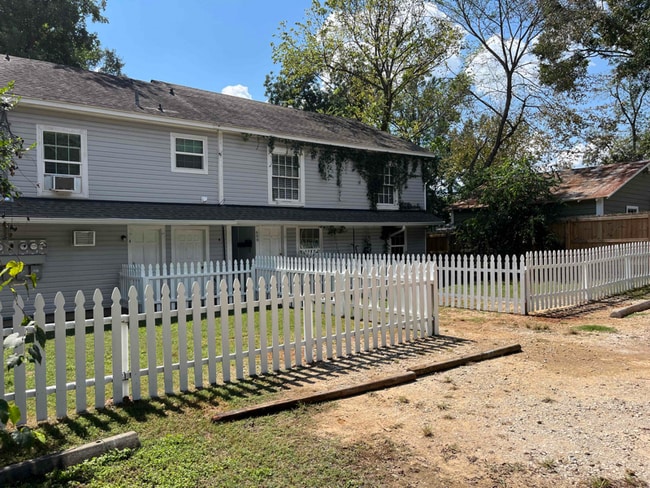 608 Price St in Nacogdoches, TX - Building Photo - Building Photo