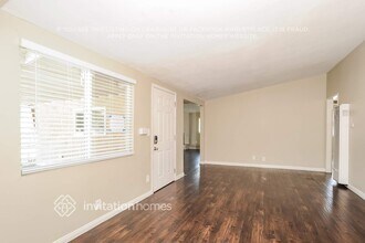 11933 Phillippi Ave in San Fernando, CA - Building Photo - Building Photo