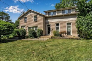 5334 Genesee St in Bowmansville, NY - Building Photo