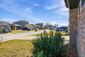 14251 Big Bnd Dr in Shenandoah, TX - Building Photo - Building Photo