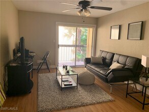 2835 Winkler Ave in Ft. Myers, FL - Building Photo - Building Photo