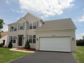 2302 High Ridge Ln in Yorkville, IL - Building Photo