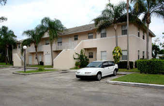 10917-10931 Royal Palm Blvd in Coral Springs, FL - Building Photo - Building Photo