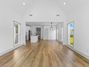 1255 Burrow Cir in Opelika, AL - Building Photo - Building Photo