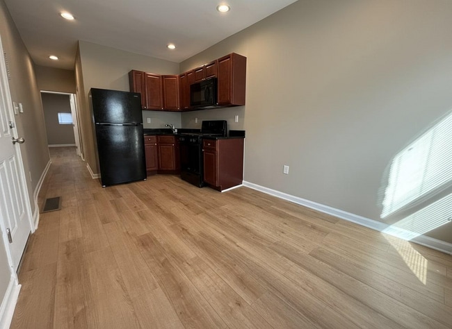 978 N 45th St in Philadelphia, PA - Building Photo - Building Photo