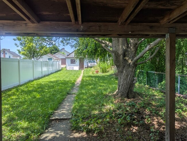 3021 N 2nd St in Hokendauqua, PA - Building Photo - Building Photo