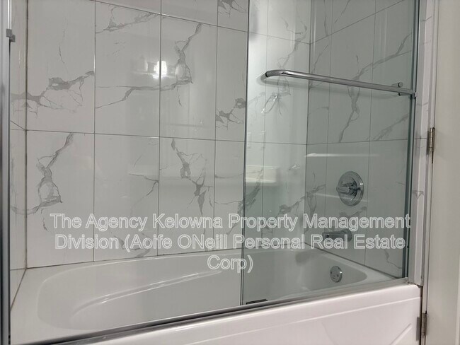 500 Fleming Rd in Kelowna, BC - Building Photo - Building Photo