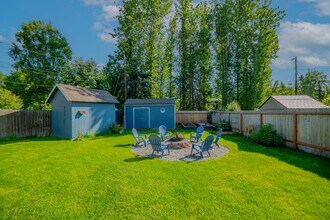 4801 Canterbury Way in Anchorage, AK - Building Photo - Building Photo