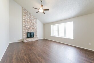 25302 Hollybush Ln in Spring, TX - Building Photo - Building Photo