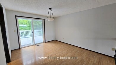 13709 SE 23rd St in Bellevue, WA - Building Photo - Building Photo