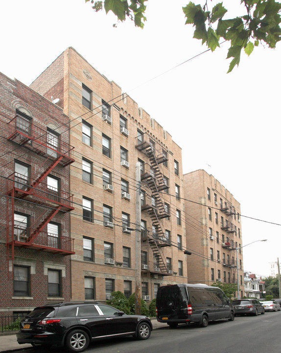 1654 E 13th St in Brooklyn, NY - Building Photo