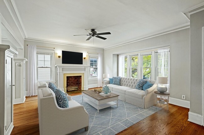 property at 3038 N Maryland Ave