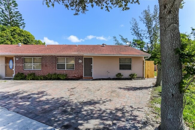 property at 4824 Saratoga Rd
