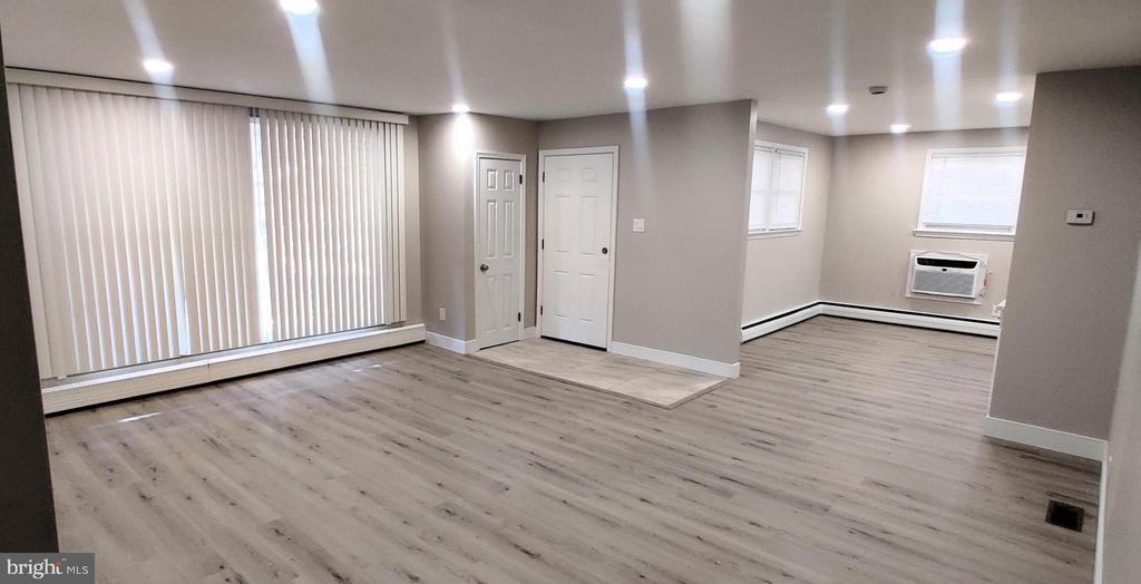 577 Byberry Rd in Huntingdon Valley, PA - Building Photo