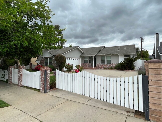 9006 Odessa Ave in Los Angeles, CA - Building Photo - Building Photo