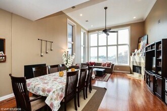 2250 W Chicago Ave in Chicago, IL - Building Photo - Building Photo