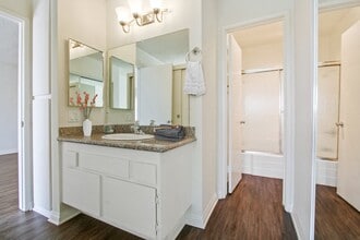 Casa De Vida in Los Angeles, CA - Building Photo - Building Photo