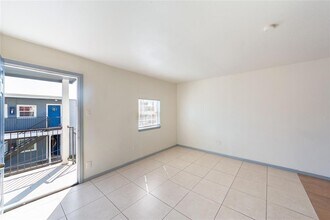 1800 N Wayside Dr in Houston, TX - Building Photo - Building Photo