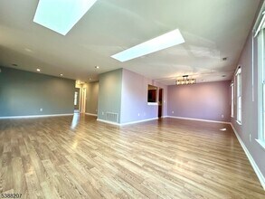 184 Milkweed Ct in Three Bridges, NJ - Building Photo - Building Photo