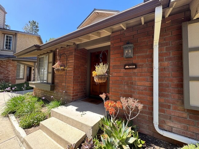 8556 Parker Ln in Ventura, CA - Building Photo - Building Photo