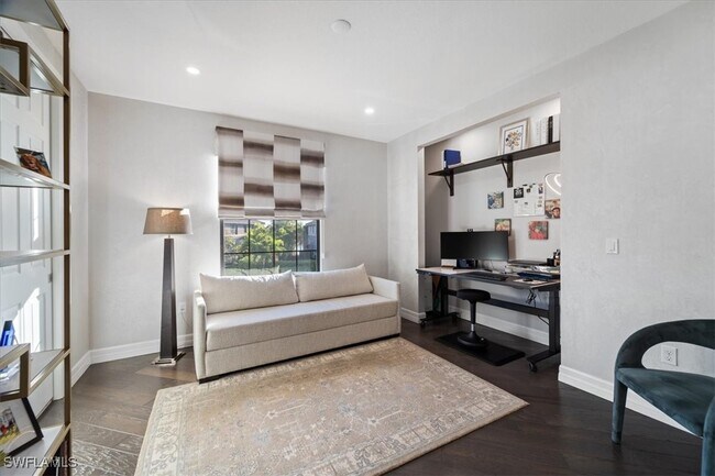 13884 Luna Dr