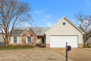 6940 Brady Hill Dr in Cordova, TN - Building Photo