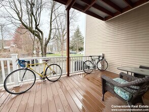 36 Hawthorne St, Unit 1 in Boston, MA - Building Photo - Building Photo