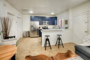 Las Villas in Tucson, AZ - Building Photo