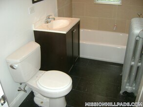 11 Abbotsford St, Unit 1 in Boston, MA - Building Photo - Building Photo