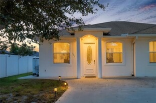 12113 Capilla Ln in Venice, FL - Building Photo