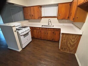 1222 Brookhollow Dr in Irving, TX - Building Photo - Building Photo