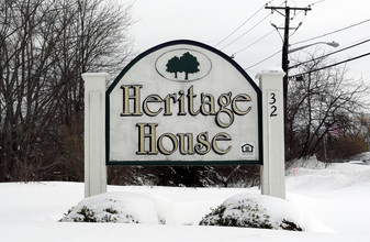 Heritage House in Newburyport, MA - Foto de edificio - Building Photo