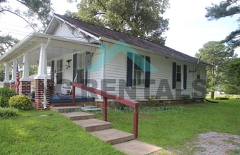 207 E Edgecombe St in Macclesfield, NC - Building Photo - Building Photo