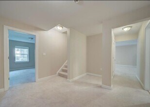 18413 Cedar Dr in Triangle, VA - Building Photo - Building Photo