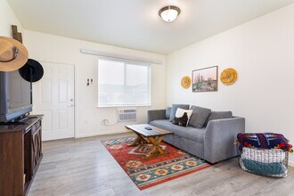 March Madness Patio Home Apartments in Billings, MT - Foto de edificio - Building Photo