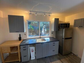 90 Hill Ave in Woodacre, CA - Building Photo - Building Photo