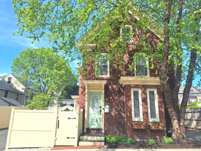 27 Rock St, Unit A