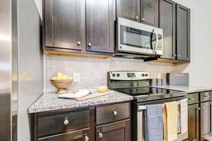 Creekside at Greenlawn Apartment Homes