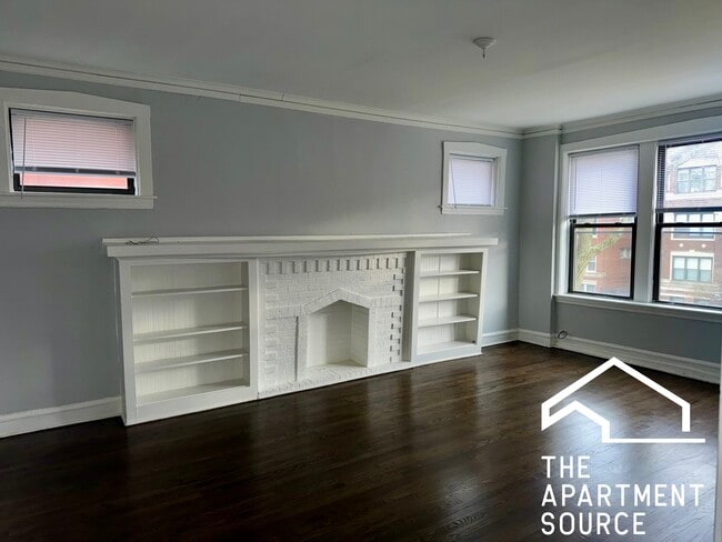 property at 1030 E Hyde Park Blvd