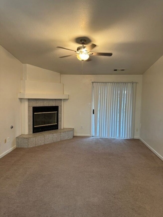 8706 Hoodsport Ave in Bakersfield, CA - Building Photo - Building Photo