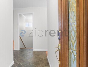 6209 121st Ave SE in Bellevue, WA - Building Photo - Building Photo