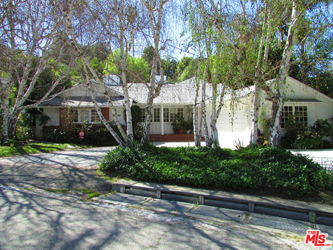 property at 4031 Hollyline Ave