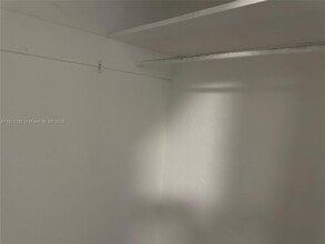 2001 NW Flagler Terrace in Miami, FL - Building Photo - Building Photo