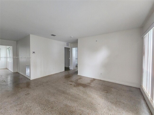 1564 NW 31st Way in Fort Lauderdale, FL - Building Photo - Building Photo